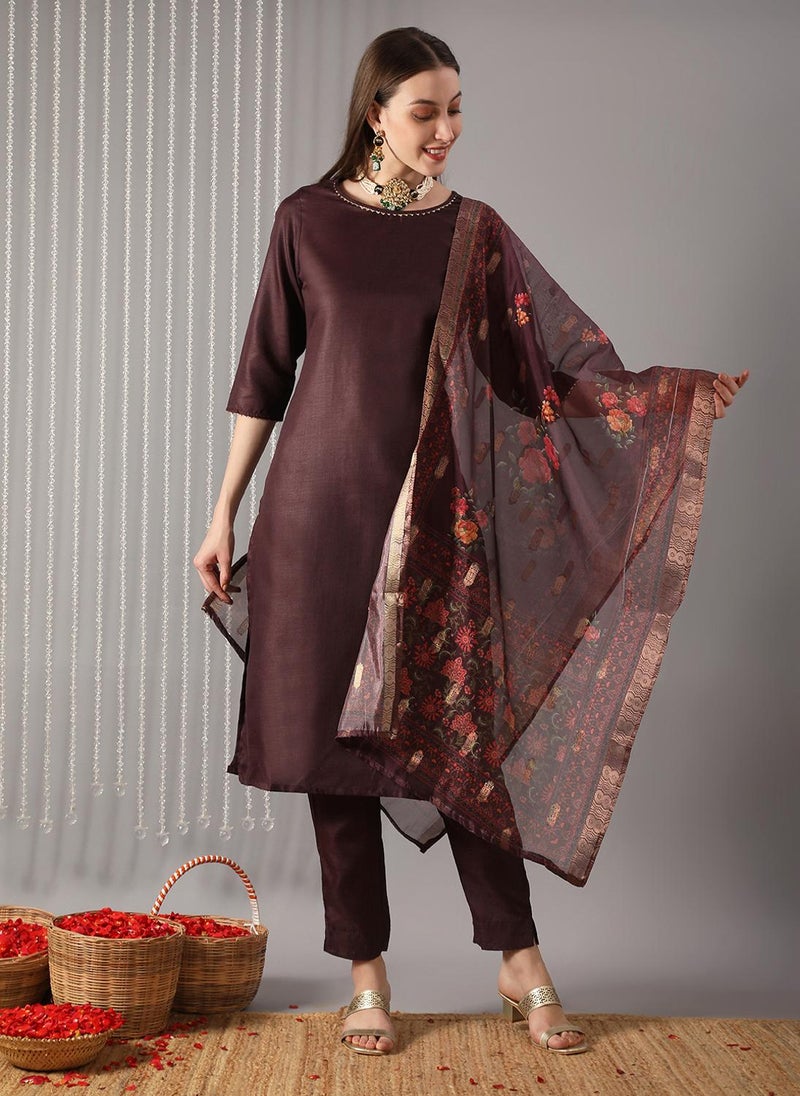 Globus Women Wine Gotta Lace Detail Round Neck Straight Kurta With Pants & Allover Floral Print Dupatta Festive Set - Image 1